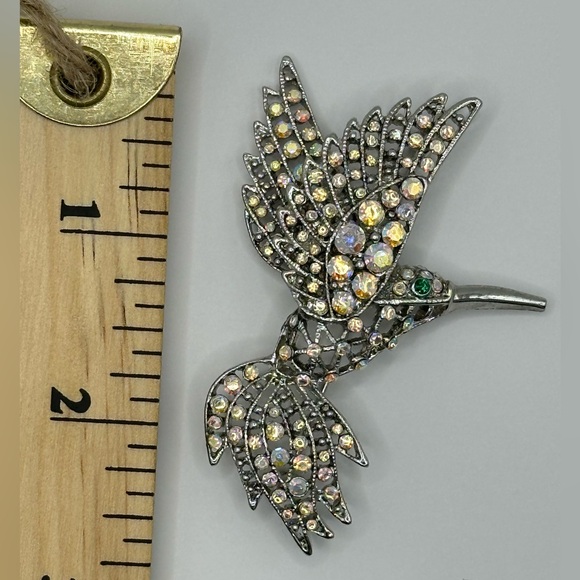 Hummingbird In Brooch - Picture 2 of 4